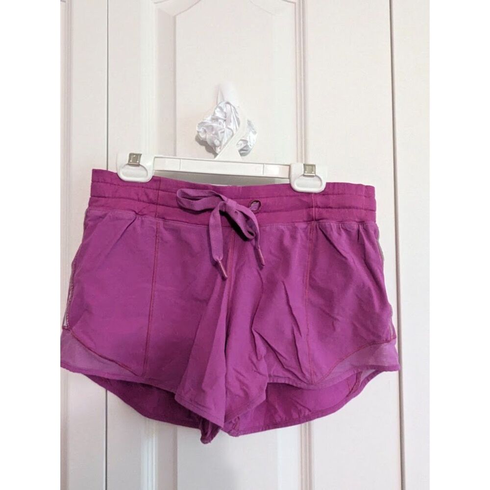 Original Lululemon Hotty Hot Shorts pink Low Rise Size 2 2.5" inseam